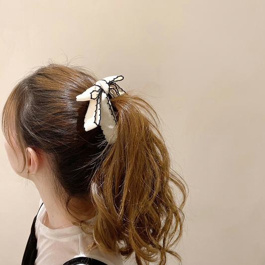Scalloped Ribbon Bow Banana Clip - Vertical Hold